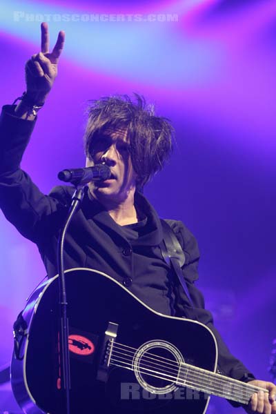 INDOCHINE - 2010-09-02 - PARIS - Radio France (Salle Olivier-Messiaen) - 